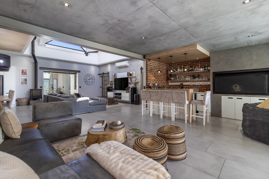 4 Bedroom Property for Sale in Pearl Valley at Val de Vie Western Cape